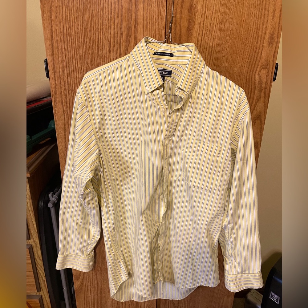 Mens buttoned down shirt 15x32 Tailored cut